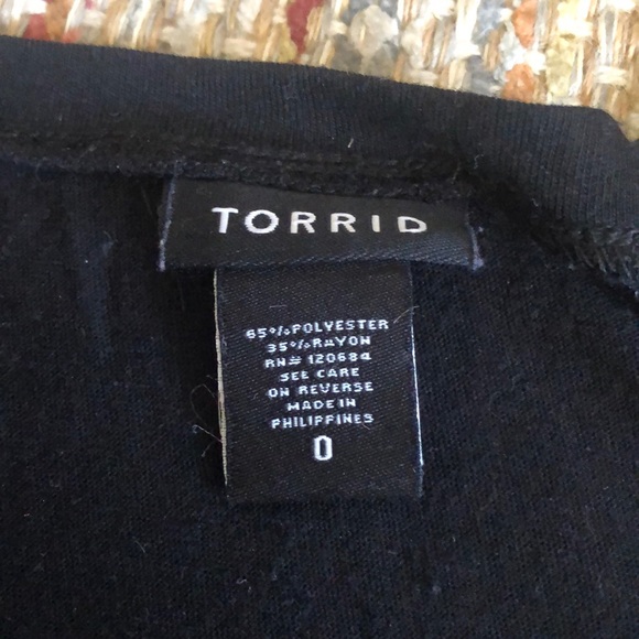 Leopard Print / Black Raglan Top 🐆 - Picture 2 of 4